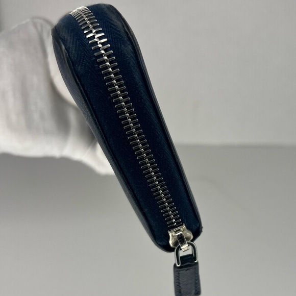 💙Prada Navy Blue Saffiano Leather Long Zip Around Wallet | PRELOVED!!💙 - Picture 3 of 9